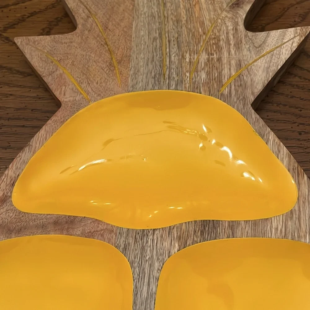 Wooden‎ Pineapple shaped serving tray